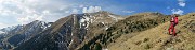 30 Sul sent. 124, con vista verso il Monte Fioraro